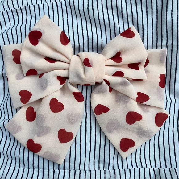 Cream and red heart bow, hair clip barrette coquette cottage romantic Y2K indie - Picture 1 of 4